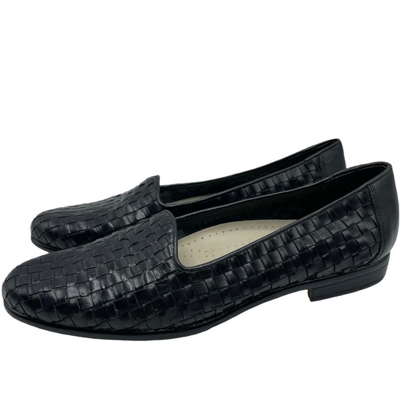 Trotters Liz Flats Black Woven Leather Loafers Almond Toe Stacked Heel Size 7N - Picture 2 of 14